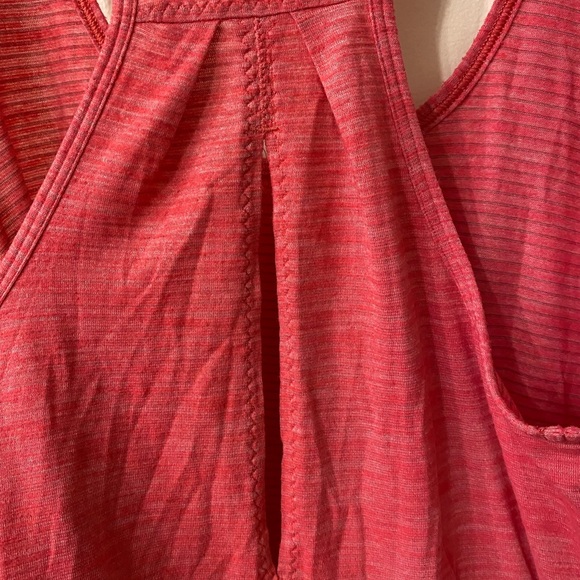 Lululemon Salute the Sun Singlet II
Heathered Boom Juice - Picture 5 of 6